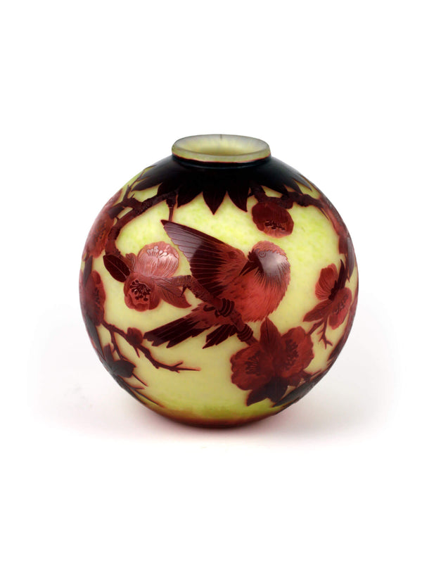 A. Delatte - Vase boule art nouveau en décor dégagé à l'acide de couleur rouge bordeaux et jaune - vers 1920