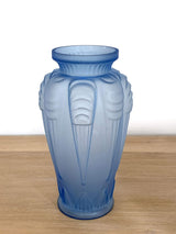 Vase ART DECO bleu en verre pressé moulé - signé Espaivet - circa 1930