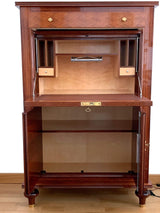 vision ouverte découvrant un intérieur en citronnier