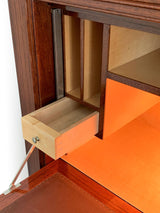  Détail des tiroirs en citronniers du secrétaire de la maison Leleu